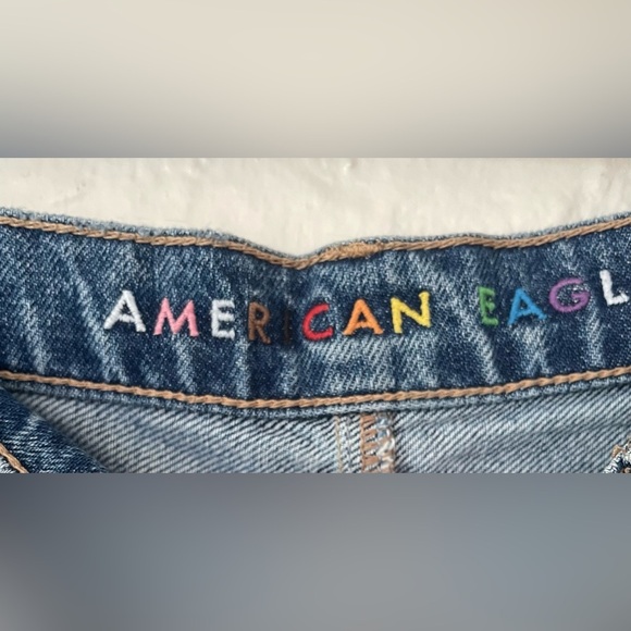 American Eagle Pride Medium Wash Denim Highest Rise Baggy Shorts Distressed; 14 - Picture 10 of 10